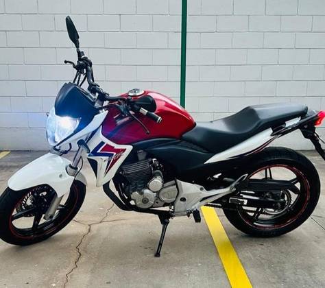 HONDA CB 300R 